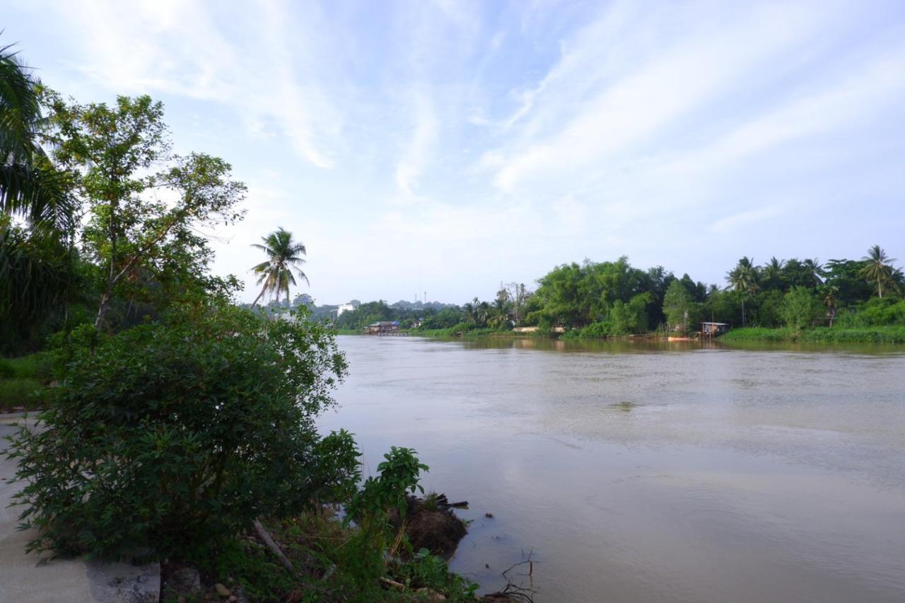 Bed and Breakfast Baantia Chomtawan Surat Thani Esterno foto